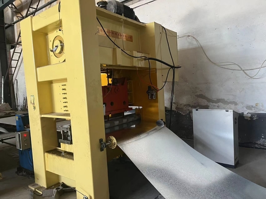 Full Automatic Perforated Metal Machine 1250KN With Lifting Balance Cylinder Device