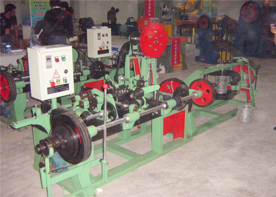 Single Twist Razor Barbed Wire Machine Power Saving 60kg/h 2.6mm Strand Diameter