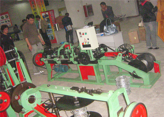 Single Twist Razor Barbed Wire Machine Power Saving 60kg/h 2.6mm Strand Diameter