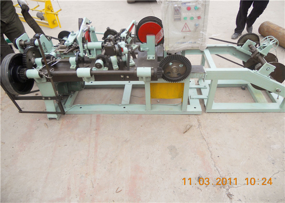 Single Twist Razor Barbed Wire Machine Power Saving 60kg/h 2.6mm Strand Diameter
