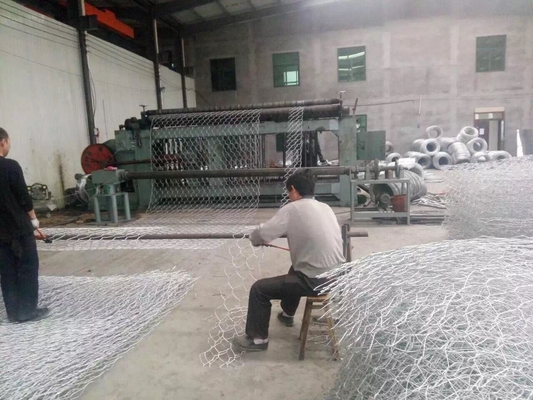350 - 550N/Mm2 Tensile Strength Gabion Baskets For Retaining Wall