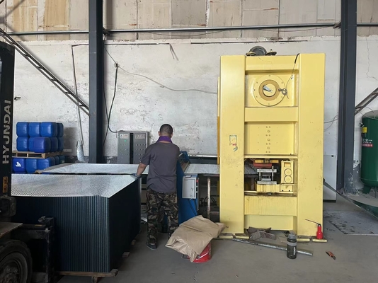 1250mm Perforated Metal Machine 220mesh/min 380V Simple Operation