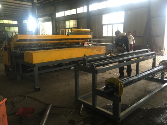 High Accuracy Line Auto Feeding Wire Welding Mesh Machine For 48 Warp Quantity